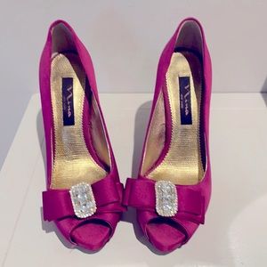 Dark pink peep toe stiletto heels w/bow detail